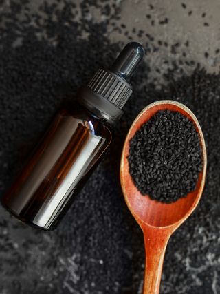 benefits-of-black-seed-oil-290644-1607130690171-main