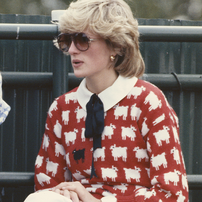 princess-diana-outfits-2020-290671-1607428114167-square