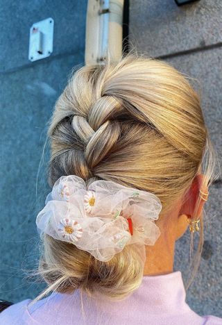 hair-accessory-trends-2021-290680-1608002116509-image