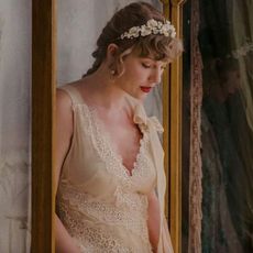 taylor-swift-evermore-outfits-290759-1607649274201-square