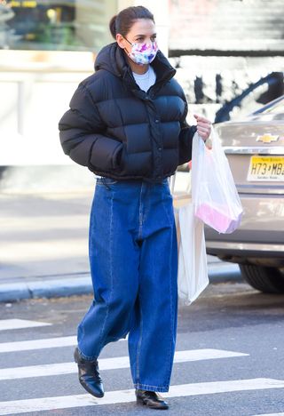 katie-holmes-controversial-baggy-jeans-290764-1607652309500-image