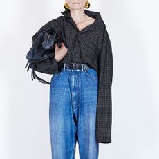 loose-slouchy-denim-trend-290823-1608134916575-square