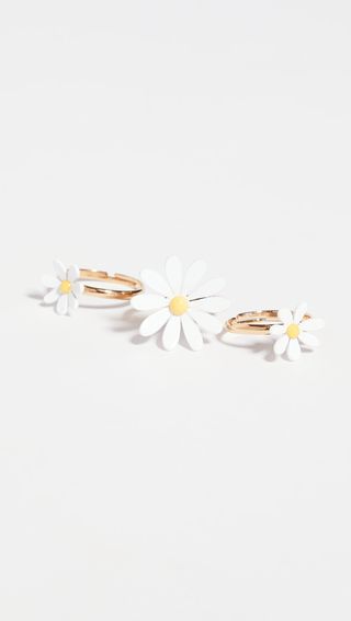 Roxanne Assoulin + Everythings Coming Up Daisy Rings