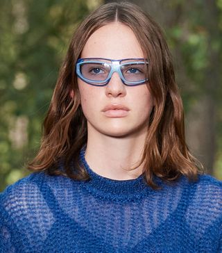 sporty-sunglasses-trend-290953-1609956805689-image