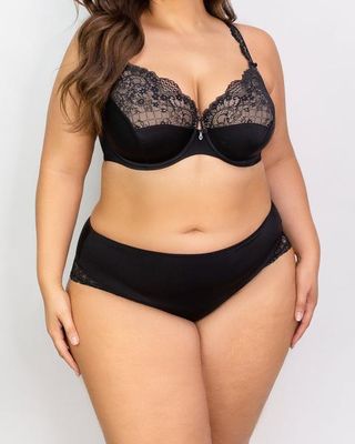 Curvy Couture + Tulip Lace Hipster