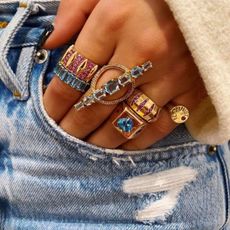 how-to-wear-jewelry-more-291008-1610404477219-square
