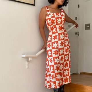 Lisa Says Gah + Sloane Midi Slip Dress in Orange Daisy Check