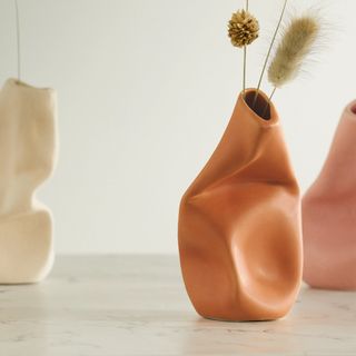 Completedworks + + Ekaterina Bazhenova Yamasaki Yesterday is History Ceramic Vase