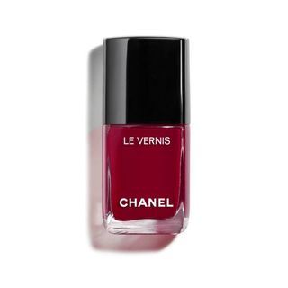 Chanel + Le Vernis Longwear Nail Colour in Emblématique
