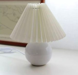 Mucua + Pleated Table Lamp