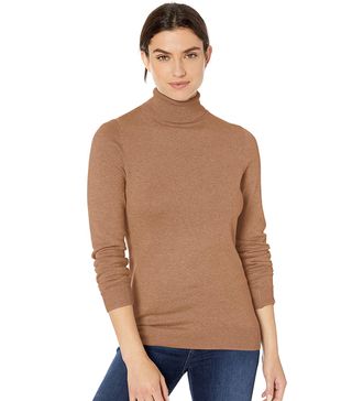 Amazon Essentials + Classic Fit Lightweight Long-Sleeve Turtleneck Sweater in Camel Heather