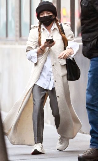 mary-kate-olsen-pants-outfits-291626-1613172628623-image