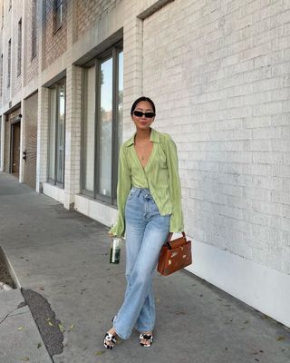 what-to-wear-with-loose-jeans-291758-1614013026302-image