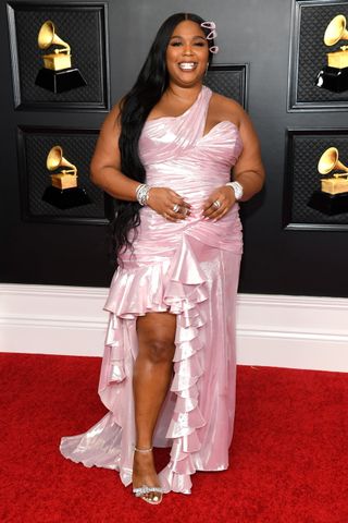 lizzo-grammys-style-2021-292138-1615769315206-main