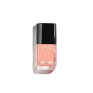 Chanel + Le Vernis in Pastel Sand
