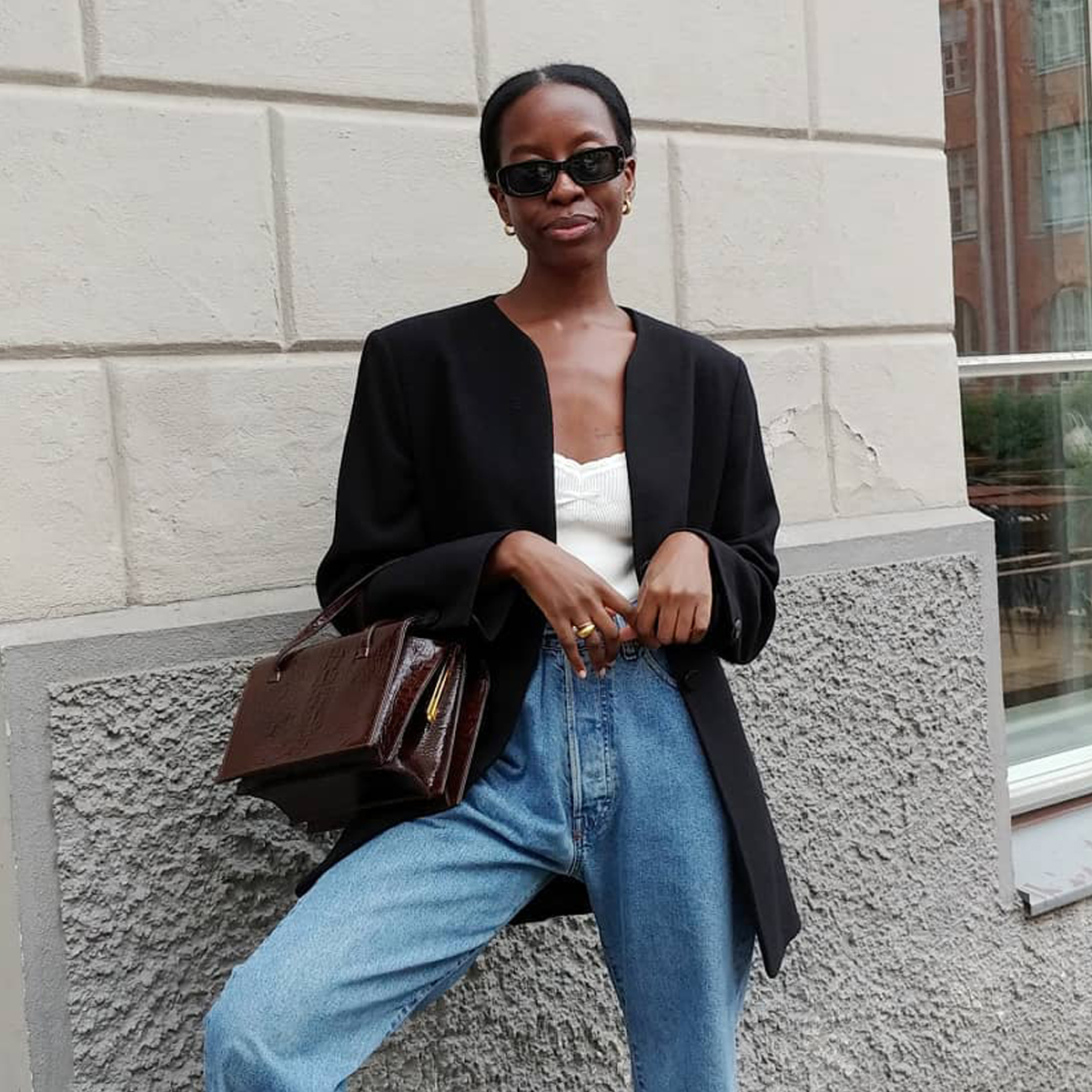 Why Jeans, a Blazer and a T-Shirt Make Our Favourite Outfit