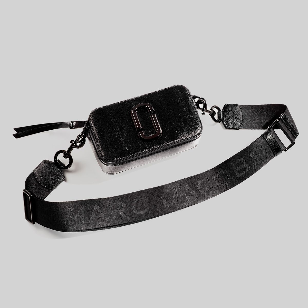 Why Fashion People Love the Marc Jacobs Snapshot Bag Who What Wear