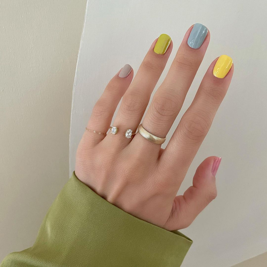 Gorgeous yellow nail art designs you need to try this summer