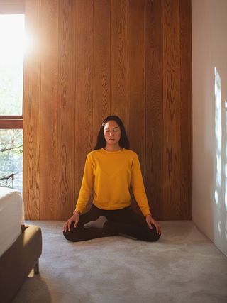 how-meditation-reduces-anxiety-292883-1621372417341-main