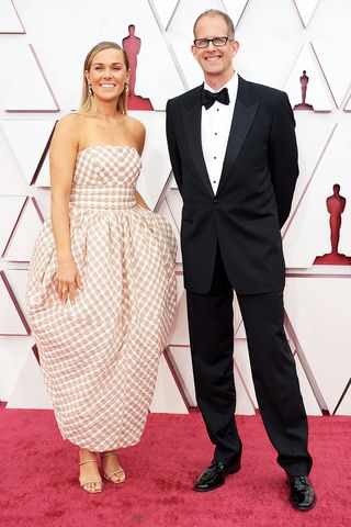 academy-awards-red-carpet-looks-2021-292894-1619391324006-image