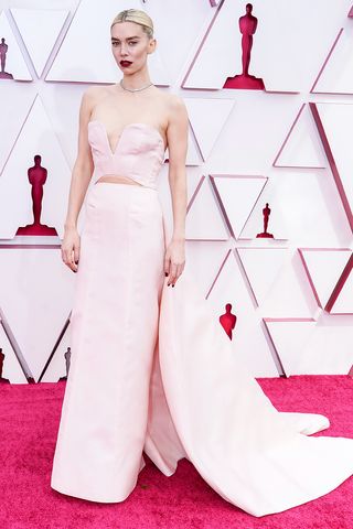 academy-awards-red-carpet-looks-2021-292894-1619393290454-image