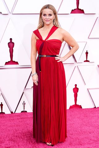 academy-awards-red-carpet-looks-2021-292894-1619394601242-image