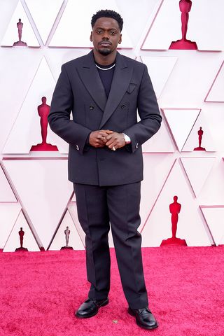 academy-awards-red-carpet-looks-2021-292894-1619397206438-image