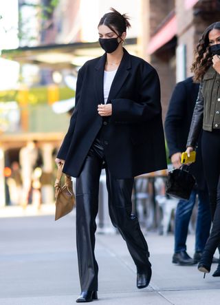kendall-jenner-trouser-outfits-292929-1619603323609-image
