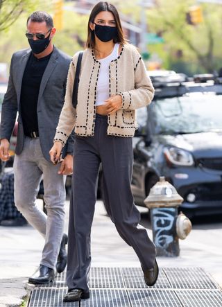 kendall-jenner-trouser-outfits-292929-1619603654916-image