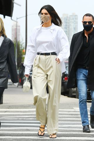kendall-jenner-pleated-pants-trend-292979-1619741821343-image