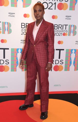 brit-awards-red-carpet-2021-293150-1620752277628-image