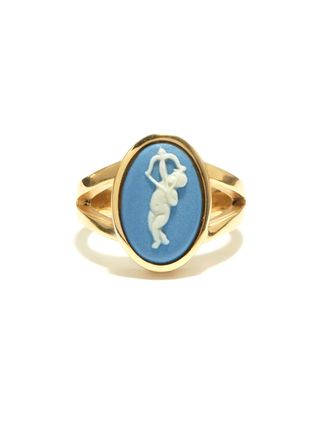 Ferian + Cupid Wedgwood Cameo & 9kt Gold Ring