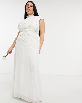Hope & Ivy + Plus Bridal Floral Beaded and Embroidered Maxi Dress With Keyhole Back in Ivory