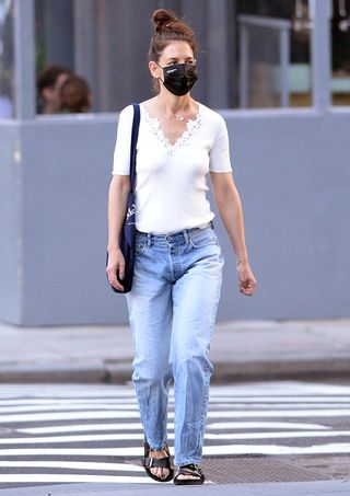 katie-holmes-outfit-trends-293681-1623356692844-image