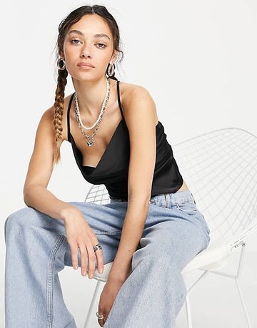 31 Streetwear Clothing Items for Women That Are on the Rise | Who What Wear