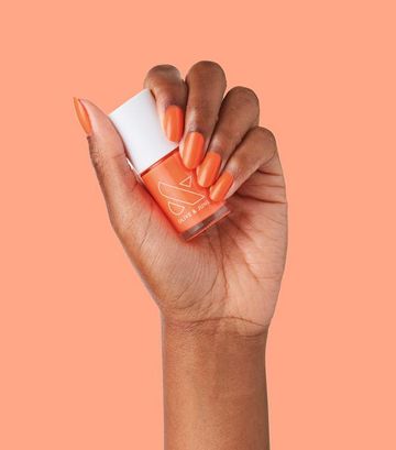 5 Beach Nail Colors That You'll Want to Wear All Summer Long | Who What Wear