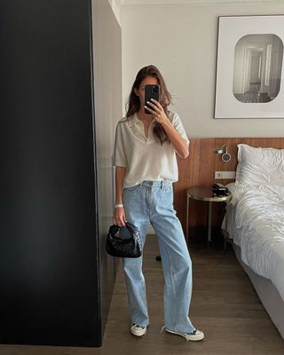 how-to-style-loose-fitting-jeans-294128-1625773223377-main