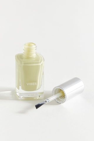 Vibes Beauty + Vegan Nail Polish in Flora Green