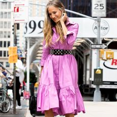 carrie-bradshaw-outfits-and-just-like-that-294348-1626980702931-square