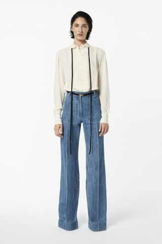 Victoria Beckham + High-Waisted Patch Pocket Jean in Allover 70s Wash