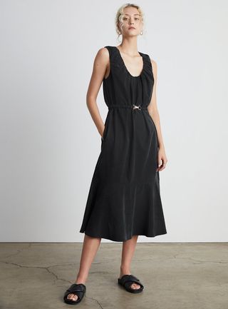 Who What Wear Collection + Daphne Gathered Scoop-Neck Dress in Black