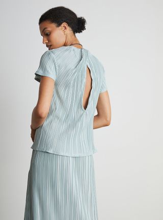 Who What Wear Collection + Justine Twist-Back Top in Light Blue