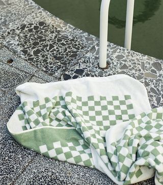 Baina + Roman Cotton Organic Towel in Sgae & Chalk