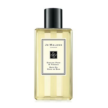 The 15 Best Bath Oils of 2021 You'll Want to Soak In | Who What Wear