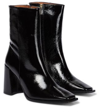 Souliers Martinez + Bardenas Patent Leather Ankle Boots