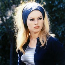 60s-makeup-looks-294910-1629842193572-square
