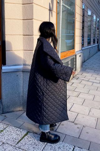 toteme-quilted-coat-294921-1629810808451-image