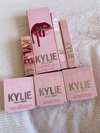 kylie-cosmetics-review-295115-1632500817448-main