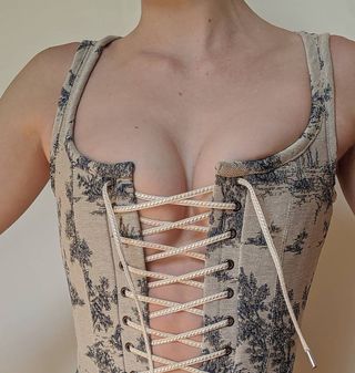 cool-corsets-295150-1631529869310-main