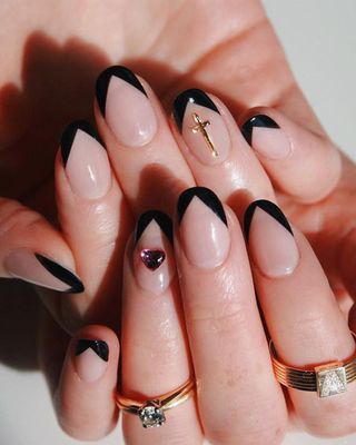 best-black-nail-polishes-295164-1631301290316-main